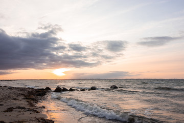 Fototapeta na wymiar romantic sunset by the sea