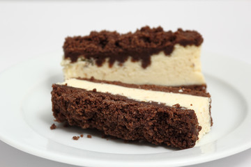 Cheesecake with chocolate crumble topping