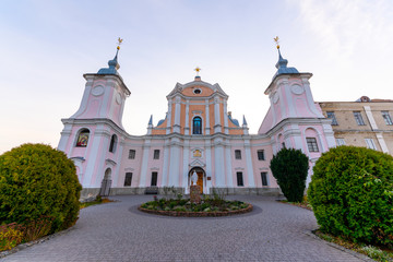 Fototapeta na wymiar Church in the city of Izyaslav. Ukraine..