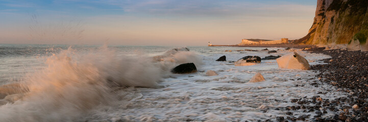 Crépuscule au pied des falaises ( Le Tréport)