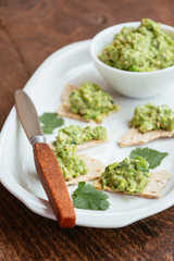 Green pea and walnut dip