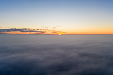 Fototapeta na wymiar Sonnenuntergang überm Nebelmeer