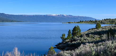 Panoramic View of a Summer Mountain Lake © rck