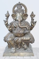 Fototapeta na wymiar statue in temple
