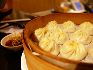 アジア　台湾　屋台　小籠包