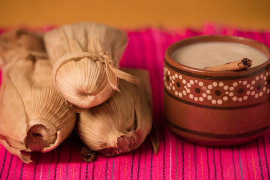 Tamales con atole dia de la Candelaria