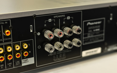 Midrange hifi system with the amplifier