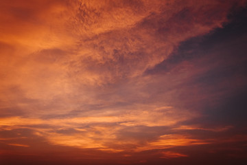 Fototapeta premium Dramatic clouds in the sky during sunset