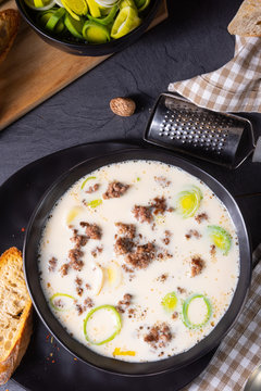 Delicious cheese and leek soup with minced meat