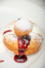 Cream Donuts. Sweet, -Papanași cu smantana si dulceata