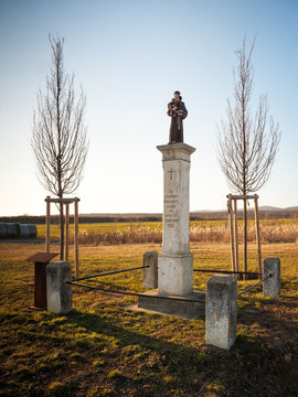 Waycross with statue of saint antonius in Burgenland