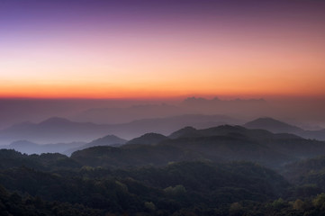 Obraz premium Morning view of Doi Luang Chiang Dao from the beautiful Doi Kham Fa viewpoint, Pha Daeng National Park, Chiang Mai Province.
