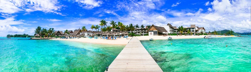  Idyllisch tropisch eilandlandschap met geweldig strand en turquoise zee. Mauritius eiland vakantie © Freesurf