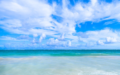 Fototapeta na wymiar Caribbean sea under cloudy sky, natural landscape