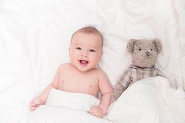 bébé métis garçon deux mois franco chinois