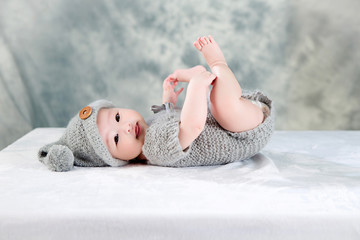 Bebe Fille Metisse 6 Mois Franco Chinois Wall Mural Wallpaper Murals Yoann