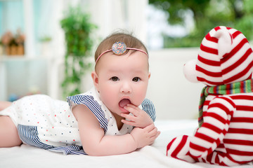 Bebe Fille Metisse 6 Mois Franco Chinois Wall Mural Wallpaper Murals Yoann