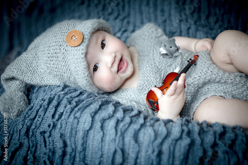 Bebe Fille Metisse 6 Mois Franco Chinois Wall Mural Wallpaper Murals Yoann