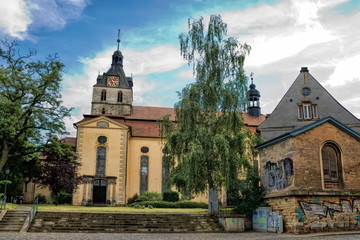 Fototapeta na wymiar bernburg, deutschland - 20.06.2019 - schlosskirche in der altstadt