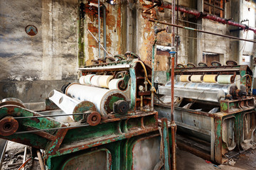 Fototapeta na wymiar Old rusted machine