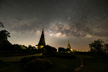 The stars and the milky way in the night sky are very beautiful.