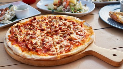 Thin and Crispy Italian Pizza