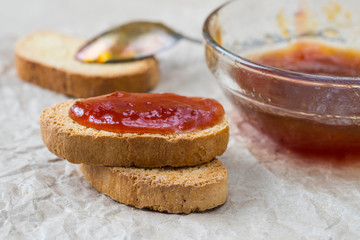 Croutons with apricot jam