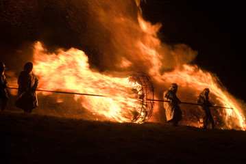 Feuerrad und Fastnachstfeuer im vorderen Odenwald, Symbol für Fruchtbarkeit und Winter Vertreibung