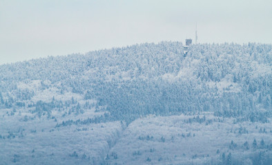 Fototapeta na wymiar big radio tower on a mountain 