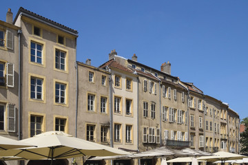 Obraz premium Metz - Häuserzeile am Place Saint Louis, Grand Est, Frankreich, Europa