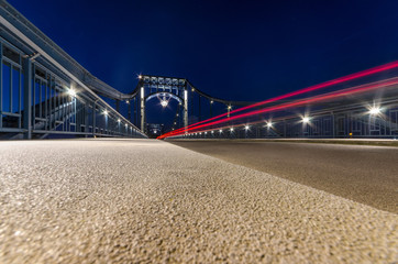 Kaiser-Wihelm-Brücke bei Nacht