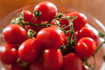 Eiertomaten in Glasschüssel