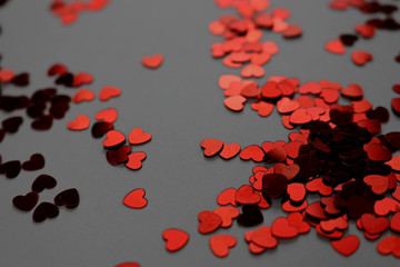 Rote Herzen auf dunklem Hintergrund 5