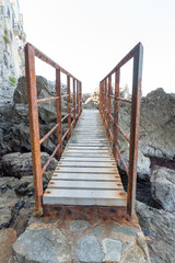 Obraz premium Iron and wood walkway