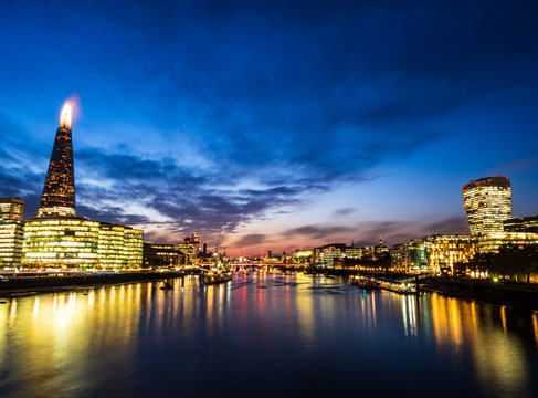 ロンドン　テムズ川の夕景
