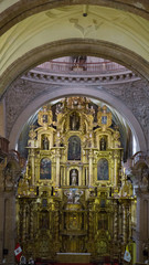 Fototapeta na wymiar Altar of the church company of Jesus in main square of Cusco Peru