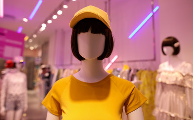 Obraz premium Clothes on a mannequin in a shop window