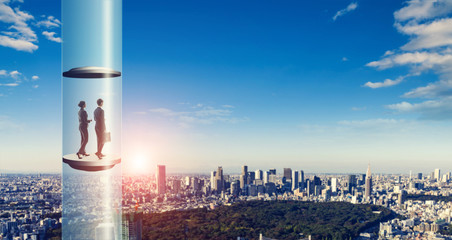 都市とエレベーター © metamorworks