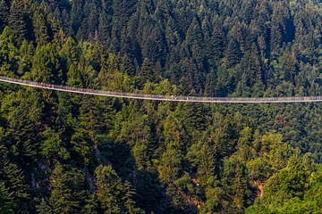 Ponte tibetano in Val Tartano, Sondrio, Italia