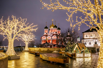 Moscow, Russia, Varvarka street. Znamensky Cathedral in Christmas illumination - 317894142