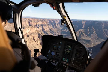 Wandaufkleber Hubschrauberflug Grand Canyon epische Ansicht über dem Armaturenbrett © PeSee