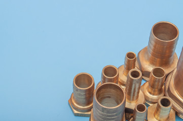 Brass adapters of different diameters, to connect the hose and thread.