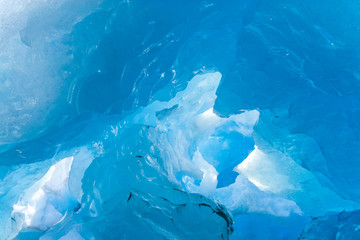Eishöhle im Gletscher Nigardsbreen