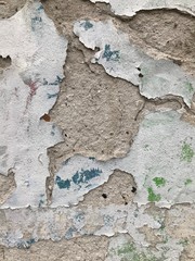 Stara ściana z odpadającą farbę i pęknięciamu muru - obrazy, fototapety, plakaty