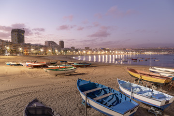 Sunrise on Las Canteras beach in Las Palmas de Gran Canaria, canary islands, Spain. .Canary and beach holidays concept. - obrazy, fototapety, plakaty
