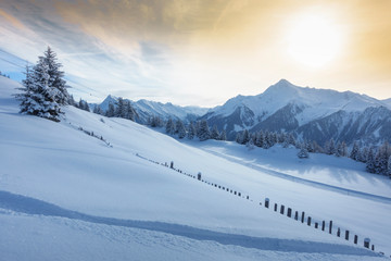 Wintermorgen in einem  Schigebiet im Zillertal