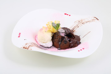 chocolate muffin filled with liquid chocolate and ice cream