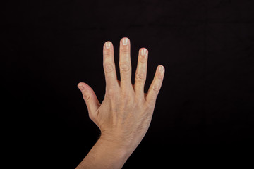 hand counts five, five fingers outstretched, sign for five