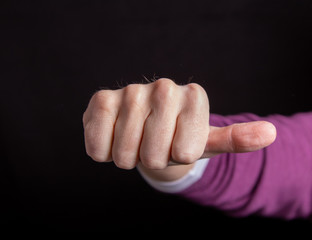 hand thump horizontal, sign for not good, not bad, undecided