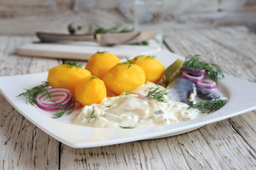 Hering in Sahnesauce mit Kartoffeln